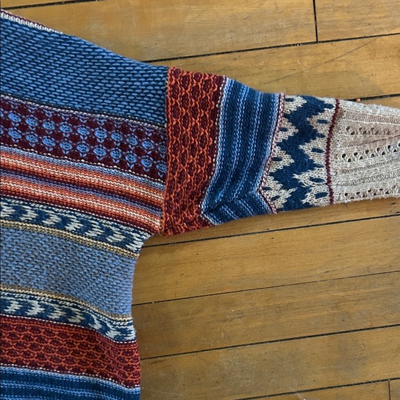 EUC Urban Decay Blue and Cream Knit Sweater - Picture 5 of 13